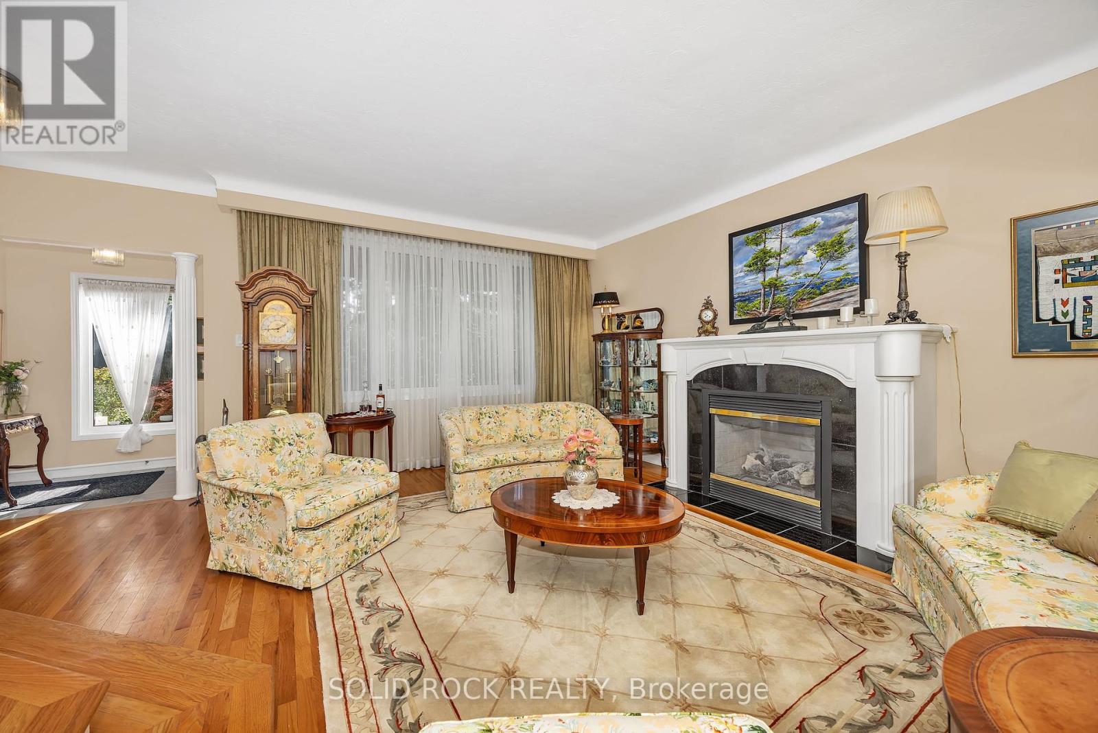 471 Tillbury Avenue, Ottawa, Ontario  K2A 0Y6 - Photo 6 - X12450817