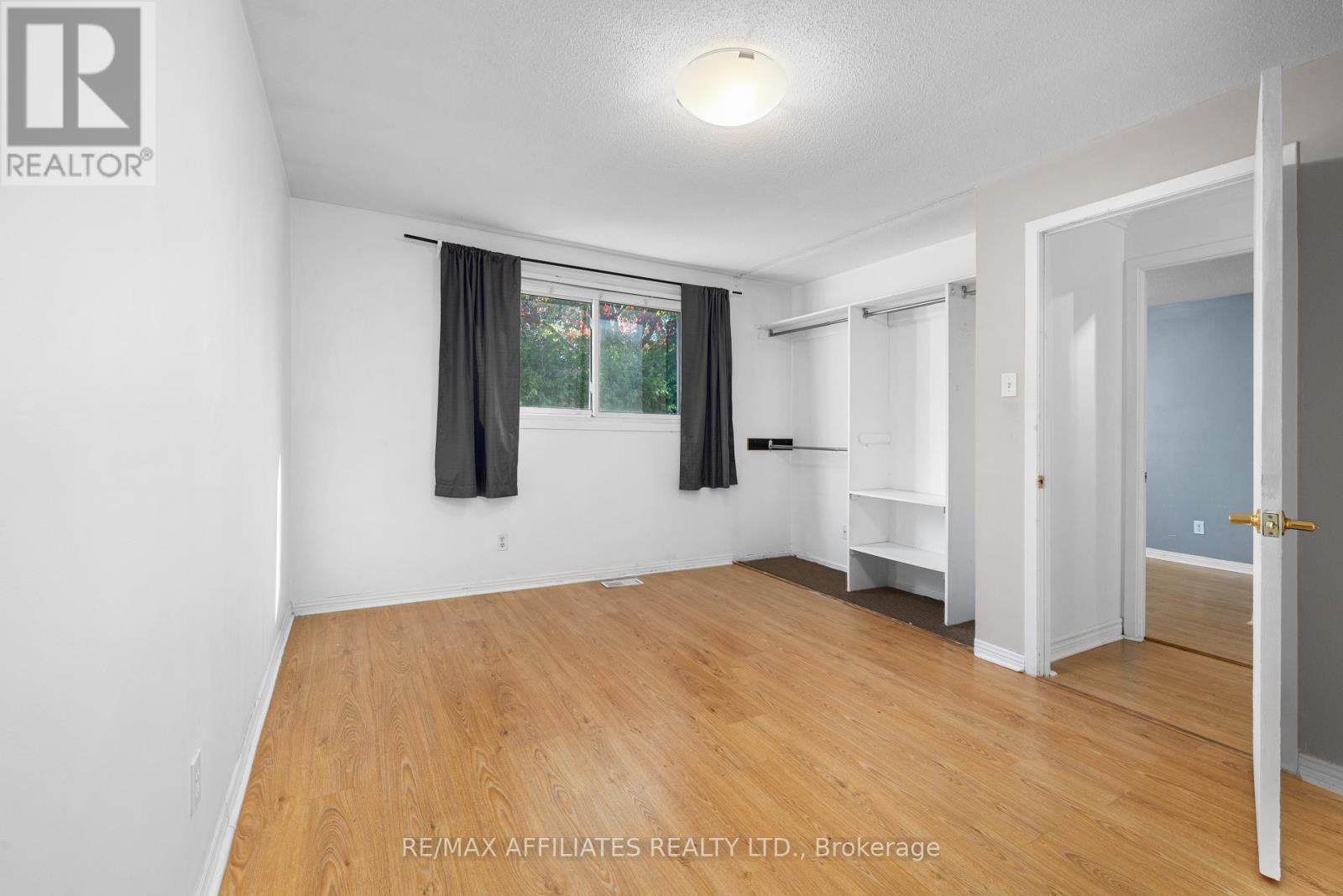 306 Woodfield Drive, Ottawa, Ontario  K2G 3W9 - Photo 17 - X12450824