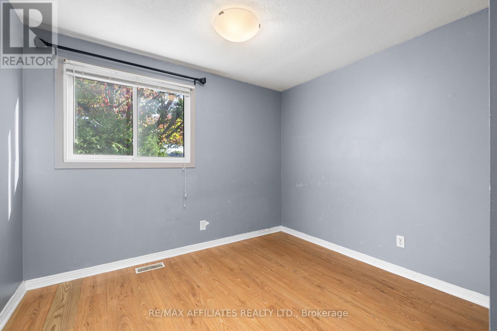 306 Woodfield Drive, Ottawa, Ontario  K2G 3W9 - Photo 18 - X12450824