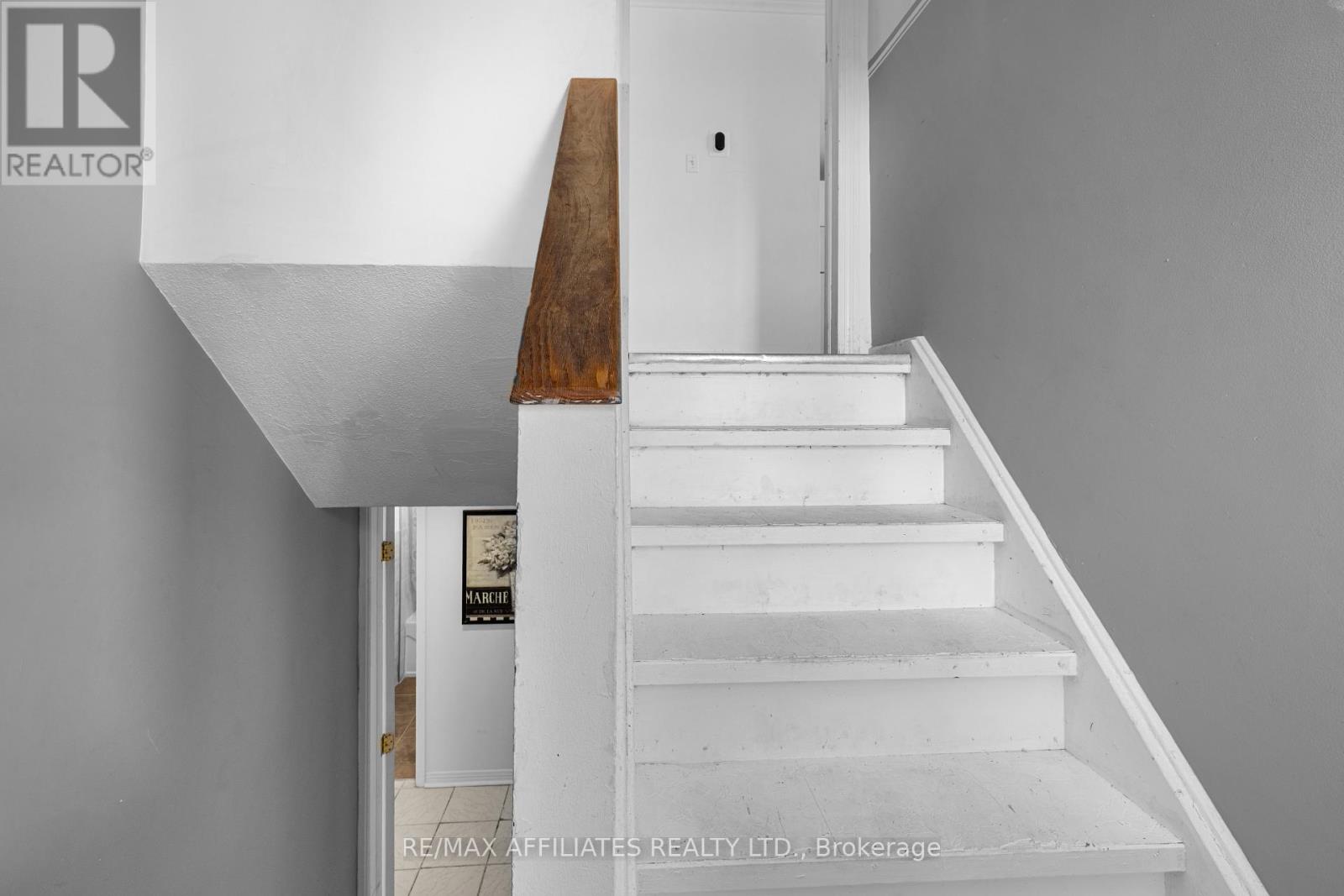 306 Woodfield Drive, Ottawa, Ontario  K2G 3W9 - Photo 6 - X12450824