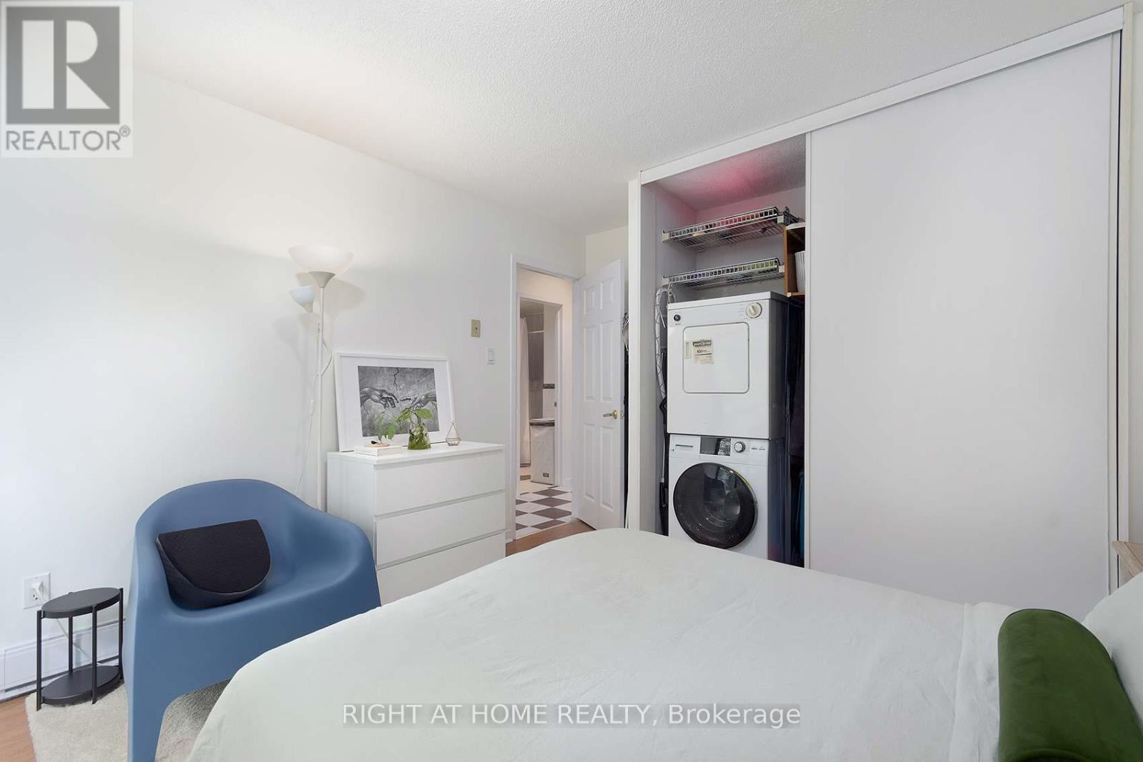 A - 164 Quebec Avenue, Toronto, Ontario  M6P 2T8 - Photo 13 - W12450783