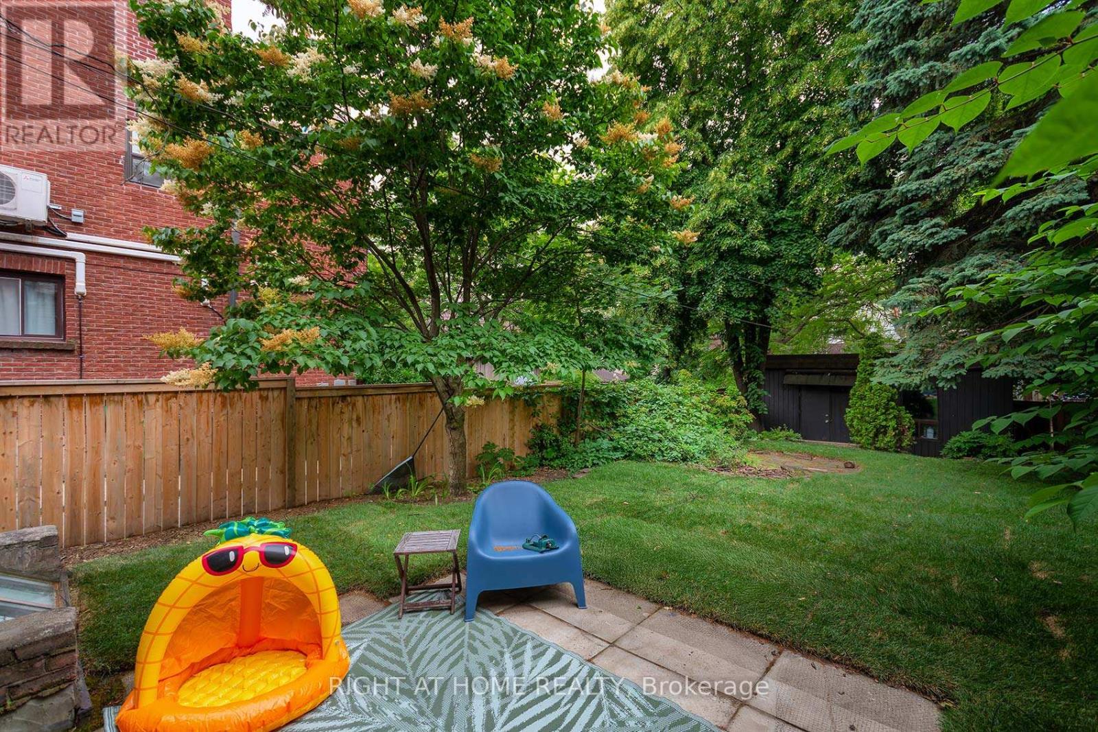 A - 164 Quebec Avenue, Toronto, Ontario  M6P 2T8 - Photo 19 - W12450783