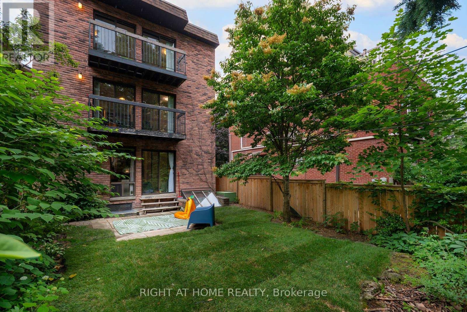 A - 164 Quebec Avenue, Toronto, Ontario  M6P 2T8 - Photo 20 - W12450783