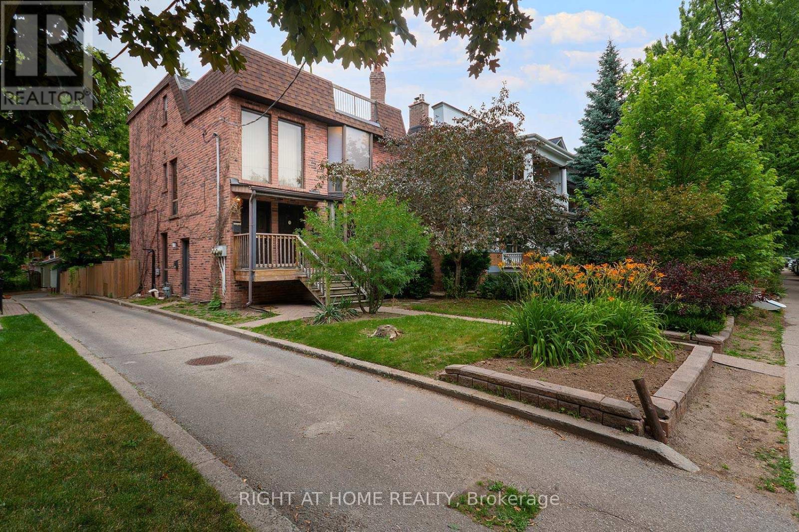 A - 164 Quebec Avenue, Toronto, Ontario  M6P 2T8 - Photo 23 - W12450783