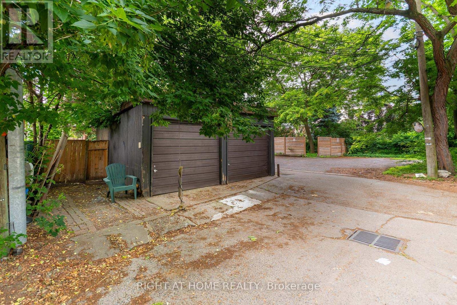 A - 164 Quebec Avenue, Toronto, Ontario  M6P 2T8 - Photo 25 - W12450783