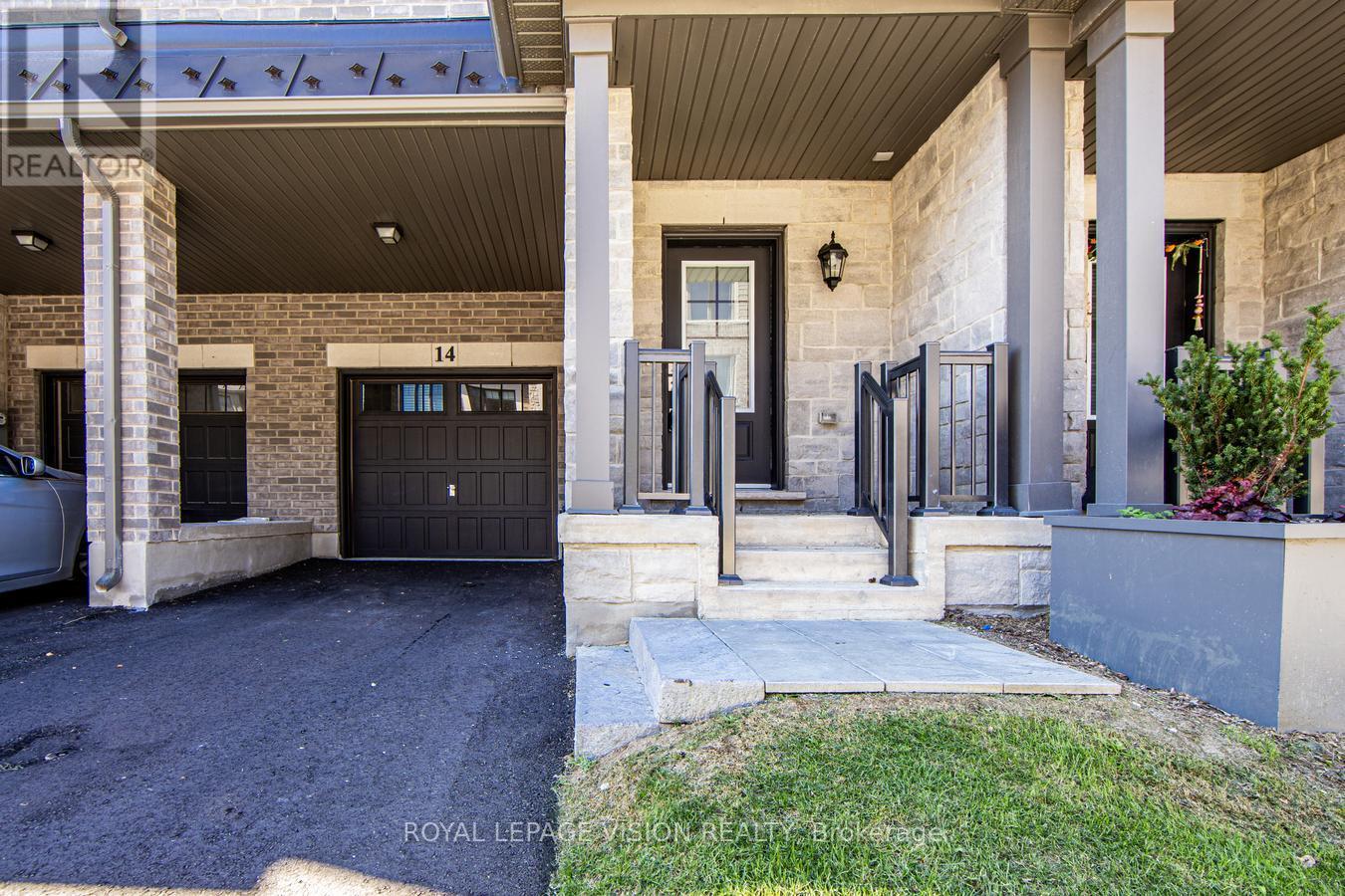 14 Folcroft Street, Brampton, Ontario  L6Y 0B6 - Photo 4 - W12450785