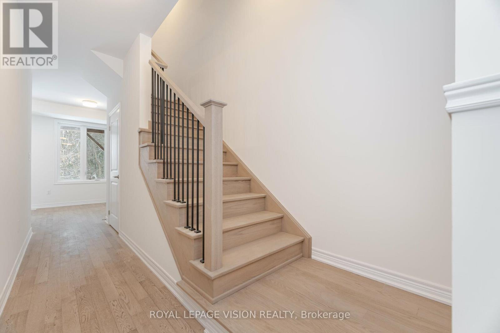 46 Folcroft Street, Brampton, Ontario  L6Y 6L3 - Photo 3 - W12450791