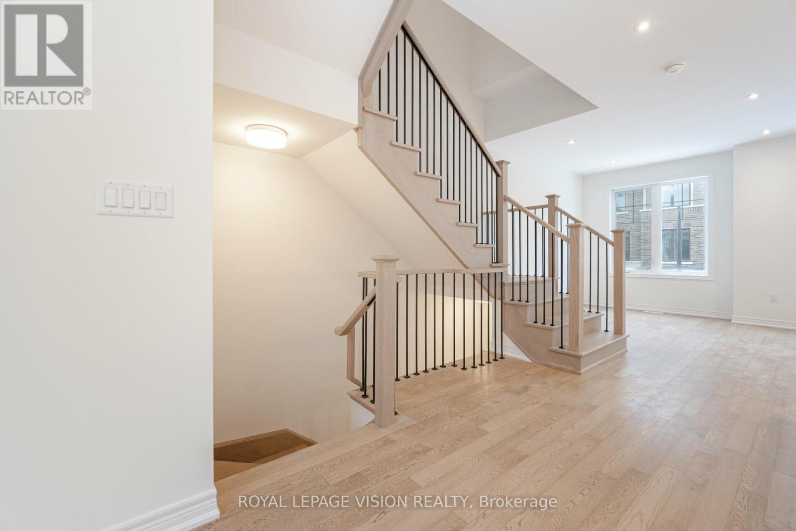 46 Folcroft Street, Brampton, Ontario  L6Y 6L3 - Photo 4 - W12450791