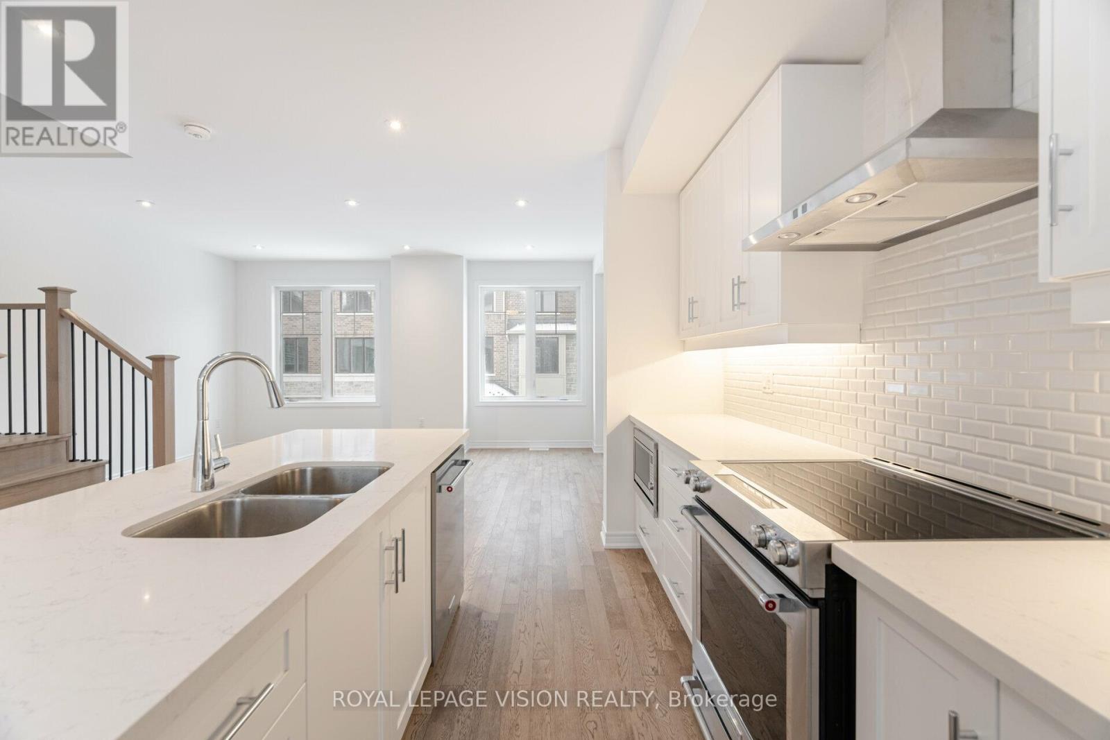 46 Folcroft Street, Brampton, Ontario  L6Y 6L3 - Photo 6 - W12450791