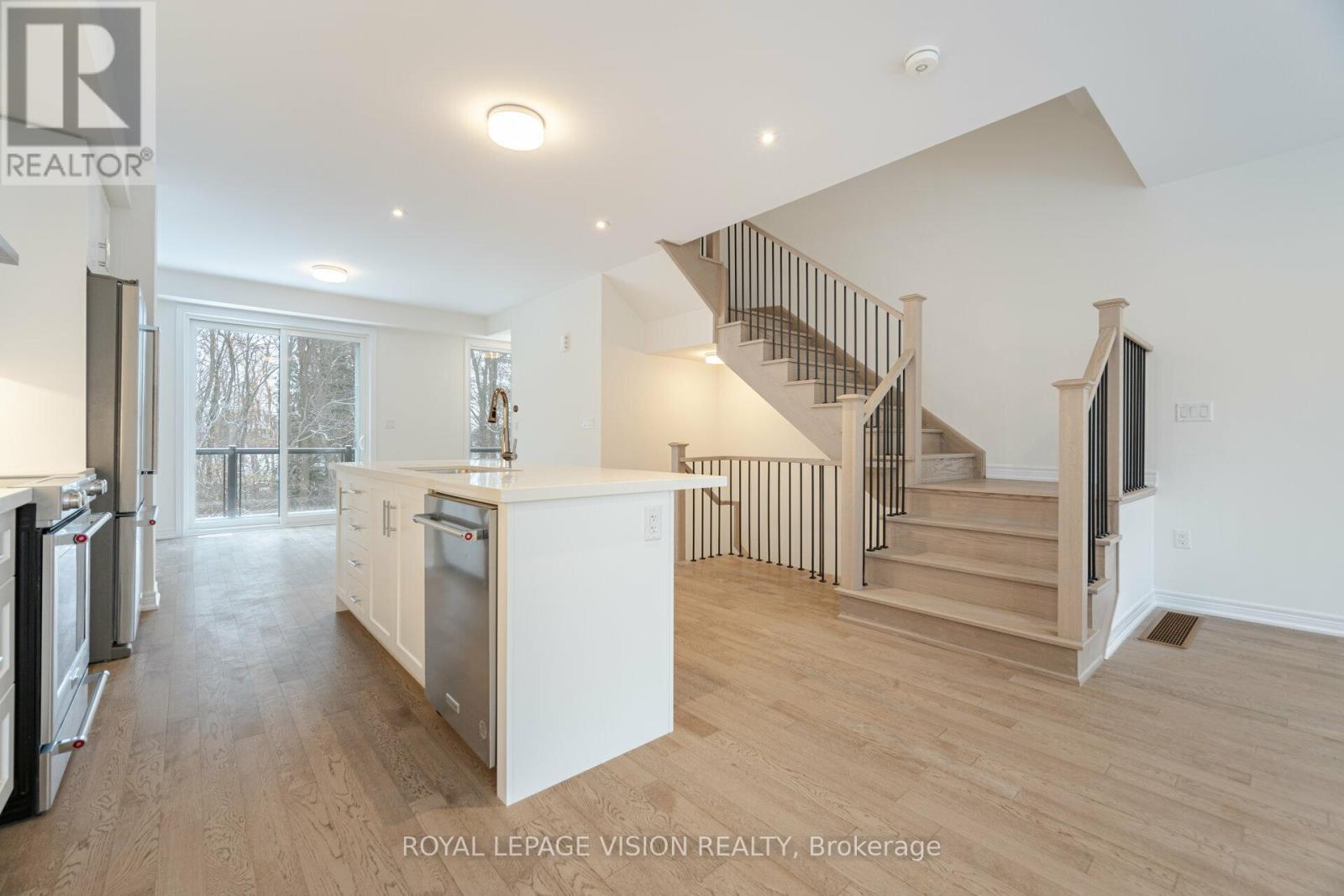 46 Folcroft Street, Brampton, Ontario  L6Y 6L3 - Photo 7 - W12450791
