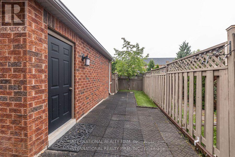 1855 Appleby Line, Burlington (Uptown), Ontario  L7L 7M1 - Photo 32 - W12450793