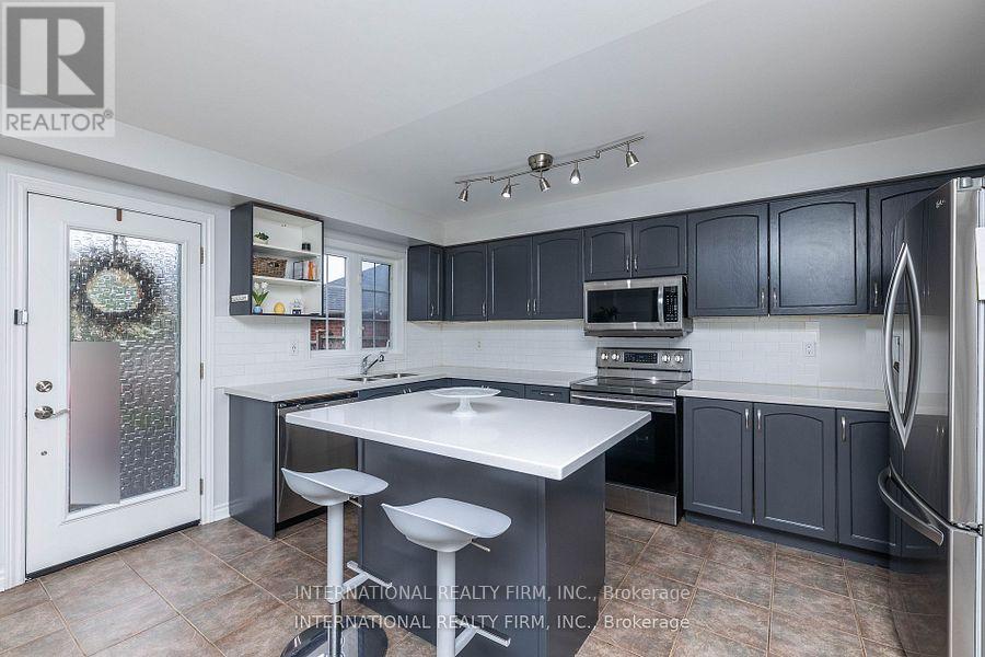 1855 Appleby Line, Burlington (Uptown), Ontario  L7L 7M1 - Photo 9 - W12450793