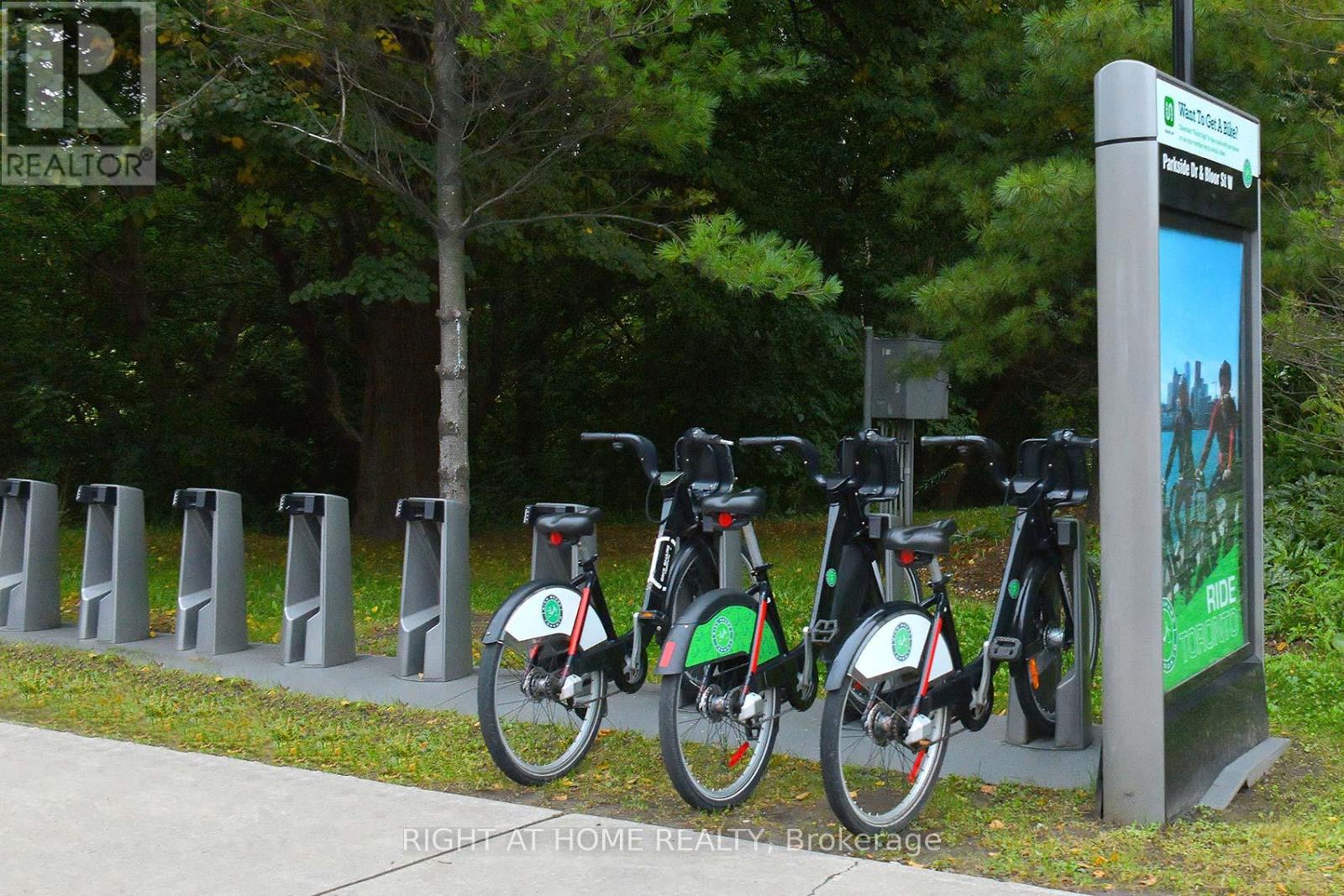 C - 164 Quebec Avenue, Toronto, Ontario  M6P 2T8 - Photo 18 - W12450803