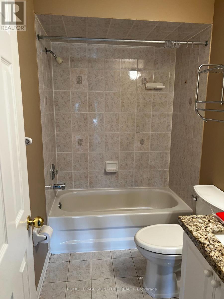 633 Mirage Place, Mississauga, Ontario  L5R 3Y3 - Photo 10 - W12448397