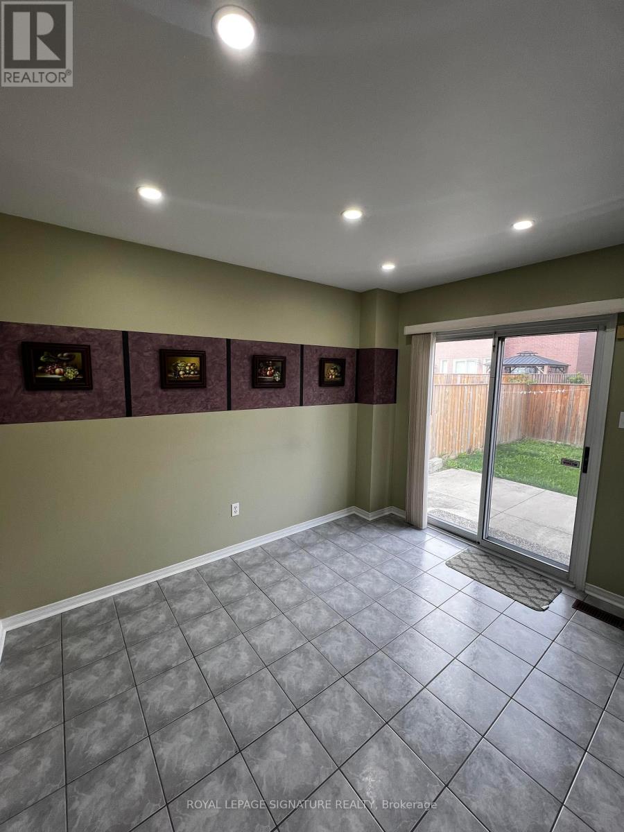 633 Mirage Place, Mississauga, Ontario  L5R 3Y3 - Photo 8 - W12448397