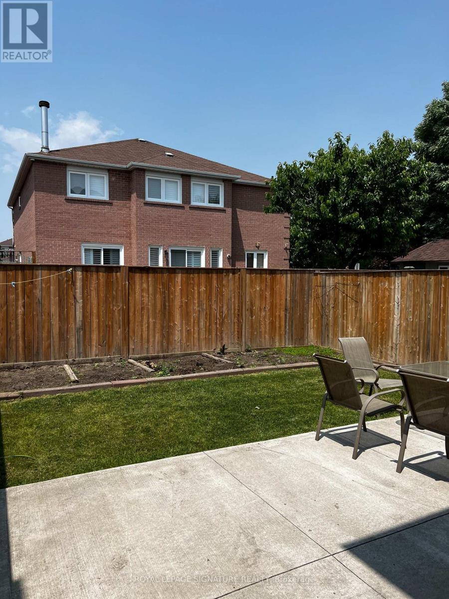 633 Mirage Place, Mississauga, Ontario  L5R 3Y3 - Photo 13 - W12448397