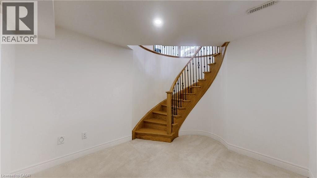 2238 Lyndhurst Drive, Oakville, Ontario  L6H 7V4 - Photo 39 - 40777404