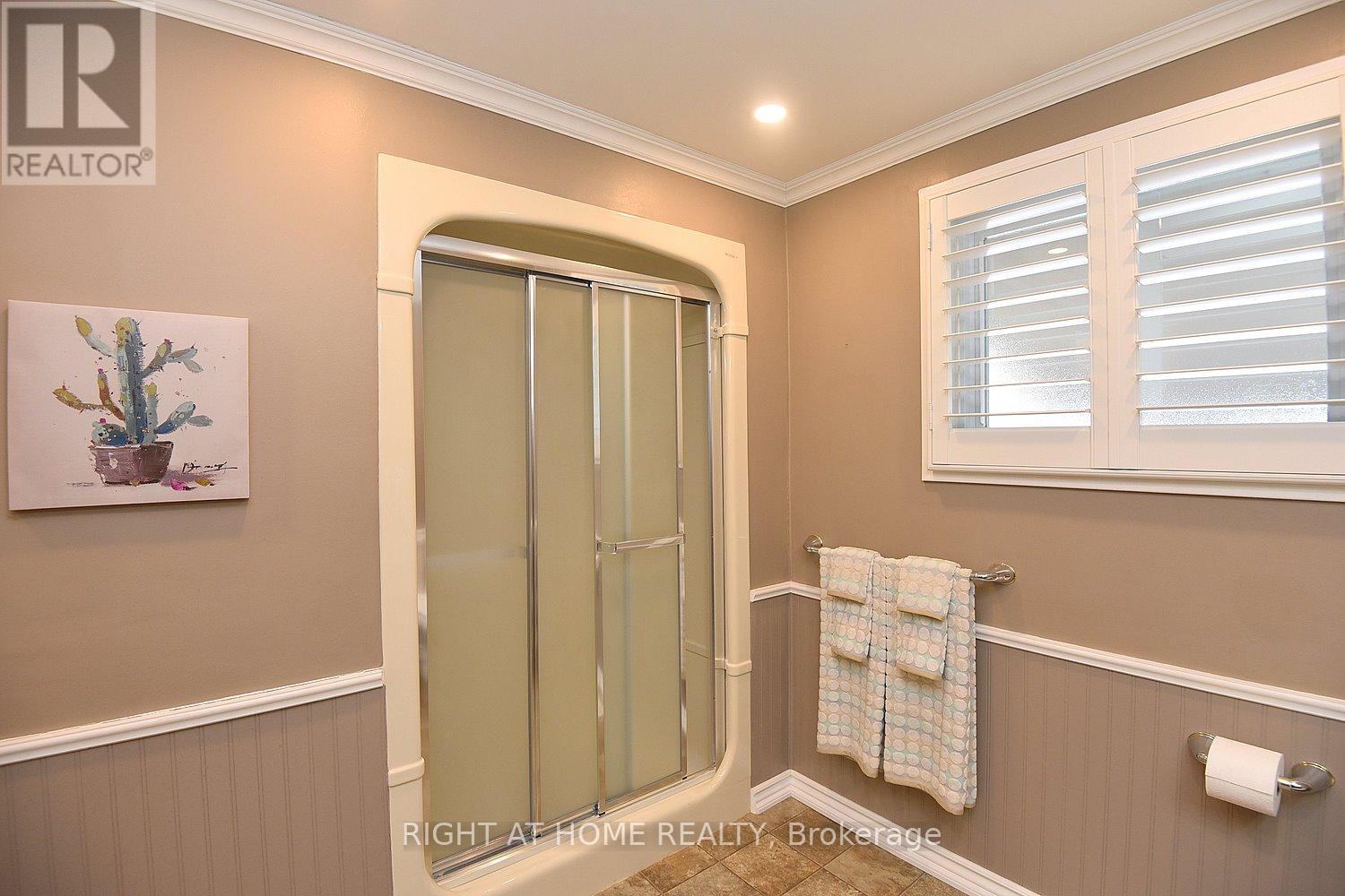 105 Bismark Drive, Cambridge, Ontario  N1S 4E8 - Photo 10 - X12450796