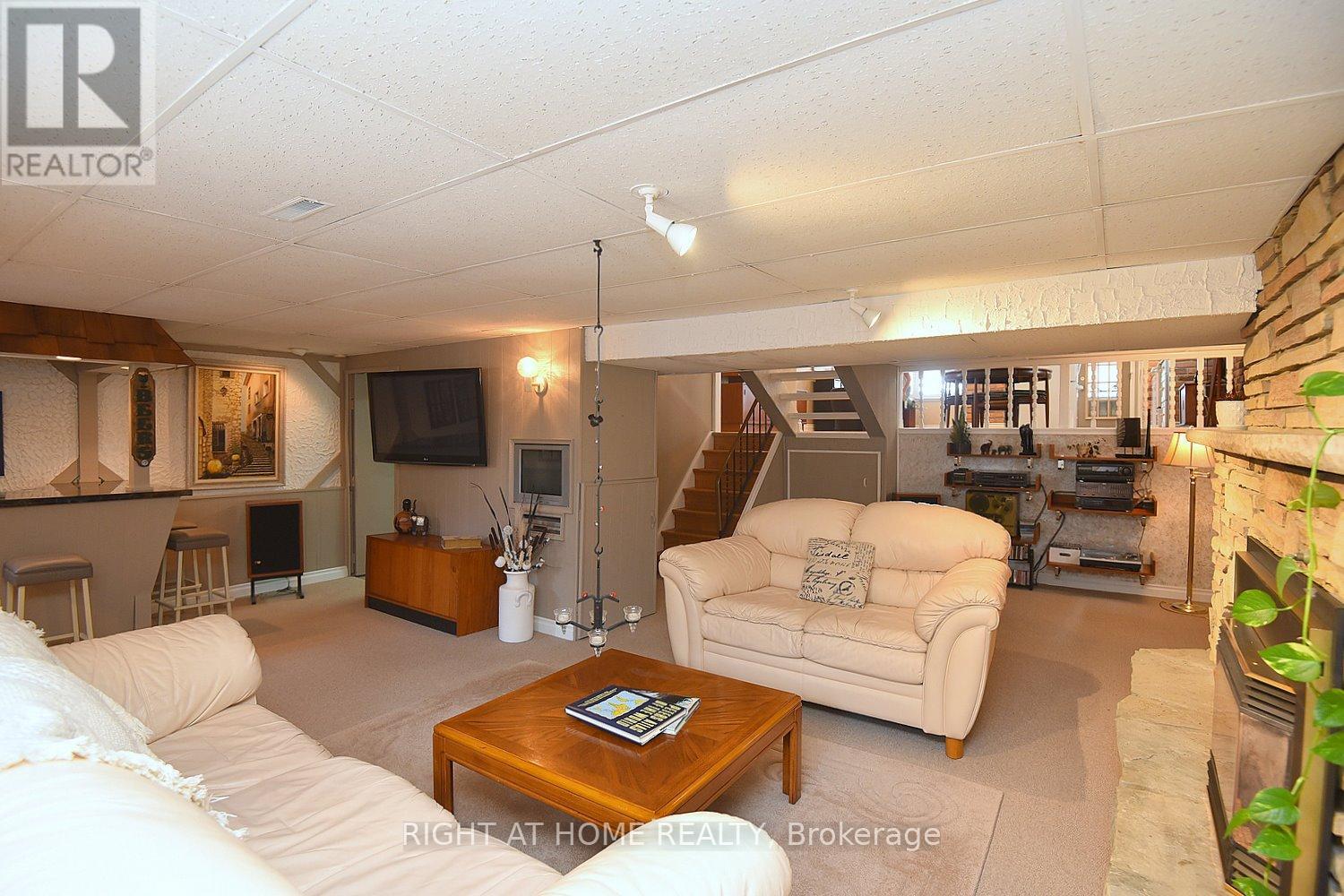 105 Bismark Drive, Cambridge, Ontario  N1S 4E8 - Photo 12 - X12450796