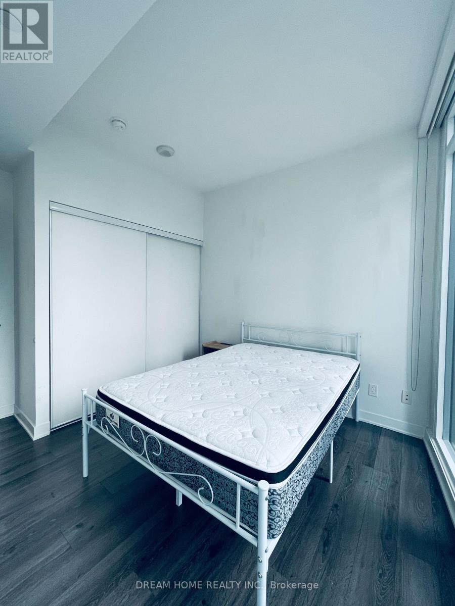 811 - 90 Queens Wharf Road, Toronto, Ontario  M5V 0J4 - Photo 11 - C12450832
