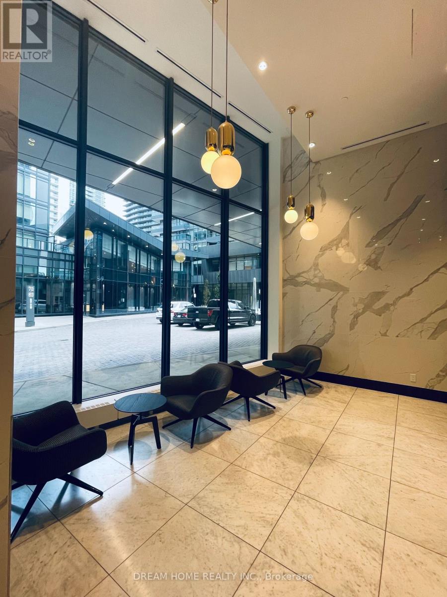 811 - 90 Queens Wharf Road, Toronto, Ontario  M5V 0J4 - Photo 4 - C12450832