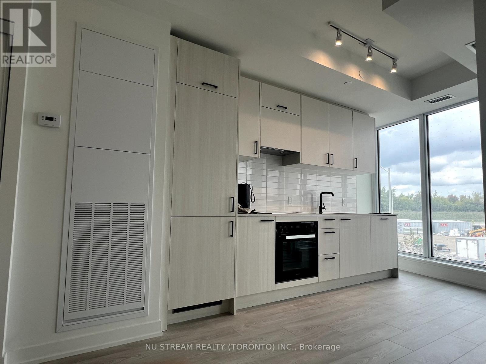 223 - 1 Kyle Lowry Road, Toronto, Ontario  M3C 1H7 - Photo 2 - C12450836