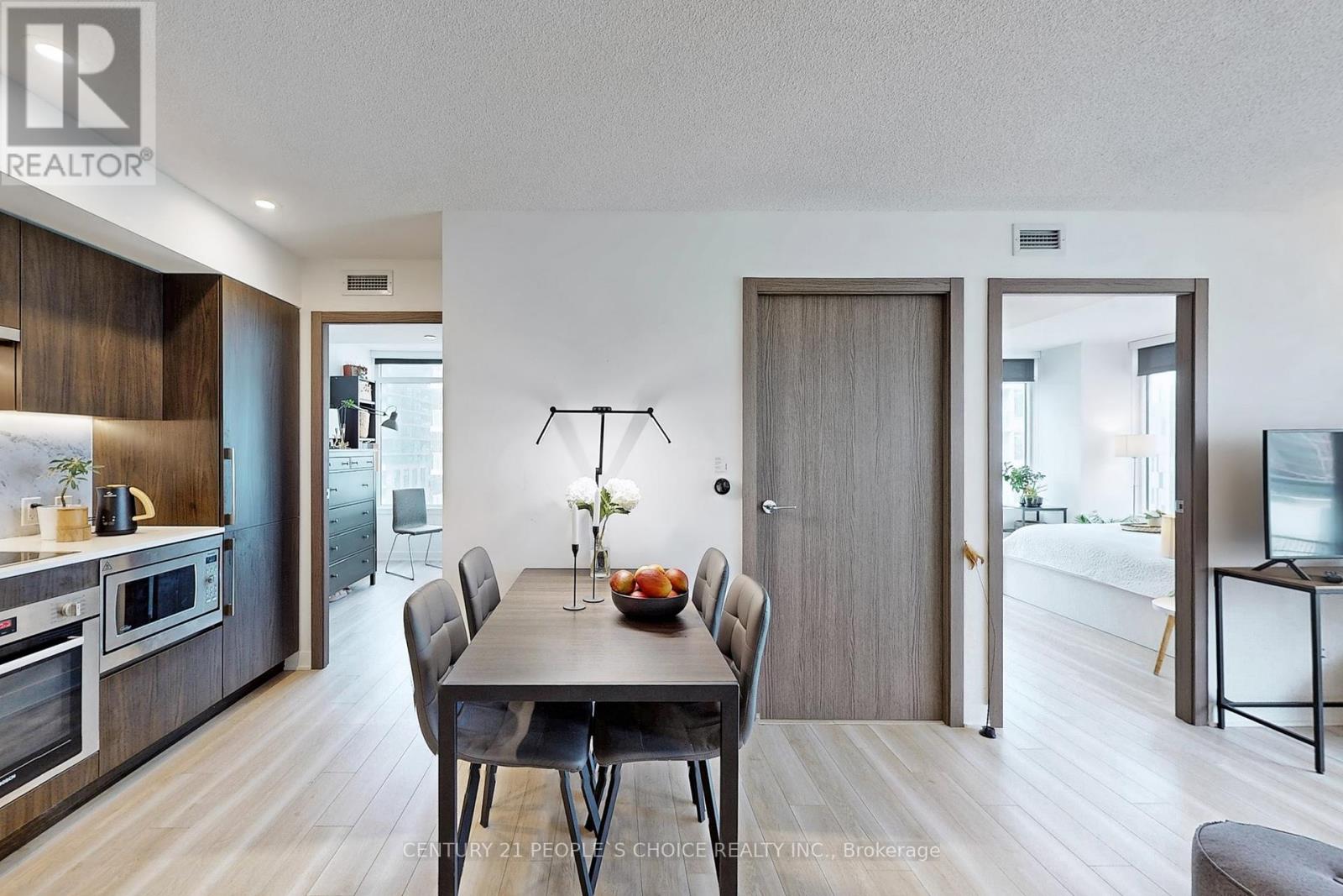 1006 - 17 Bathurst Street, Toronto, Ontario  M5V 0N1 - Photo 12 - C12450839