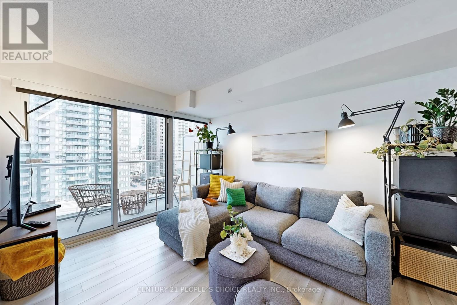 1006 - 17 Bathurst Street, Toronto, Ontario  M5V 0N1 - Photo 8 - C12450839