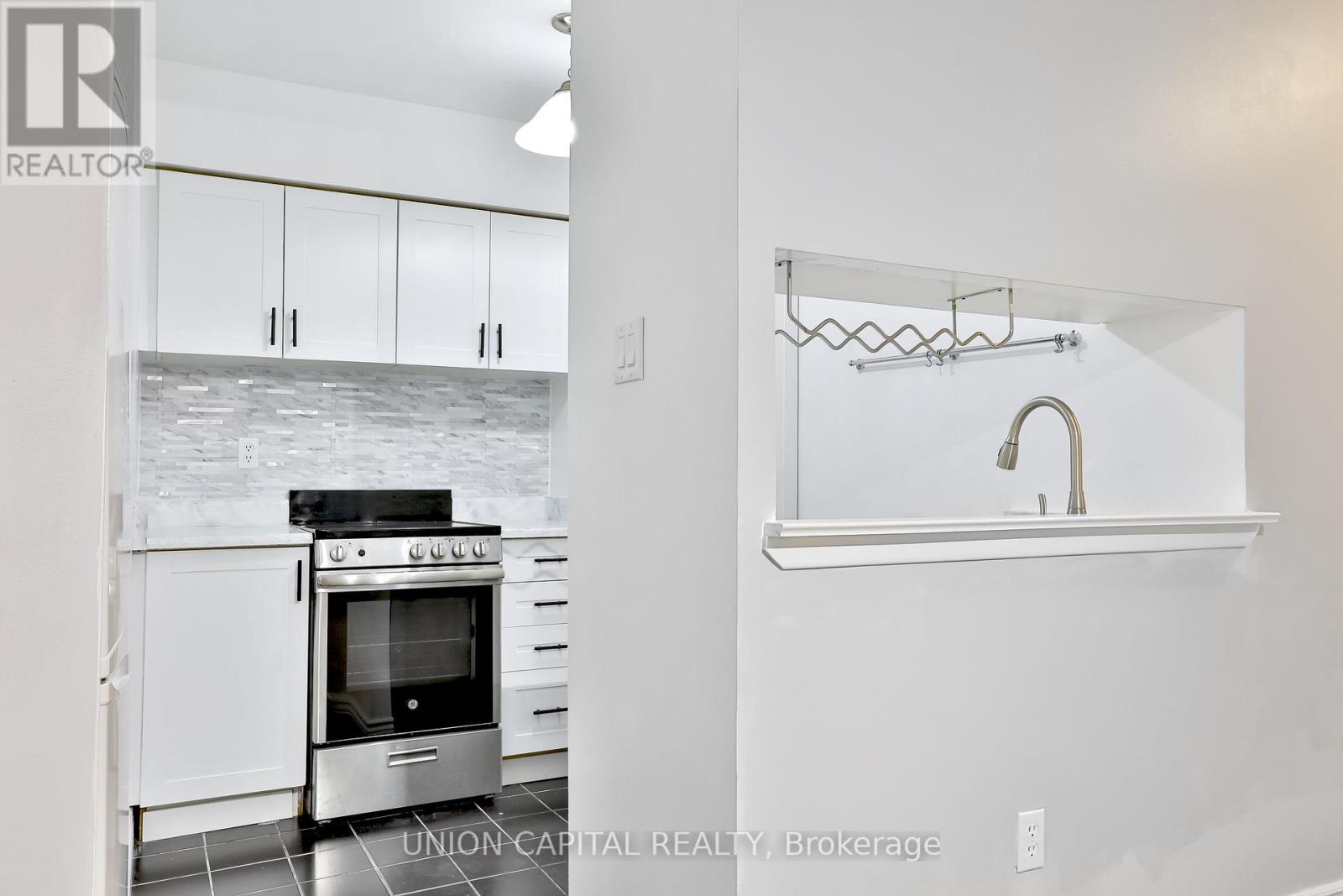 2209 - 1055 Bay Street, Toronto, Ontario  M5S 3A3 - Photo 10 - C12450843