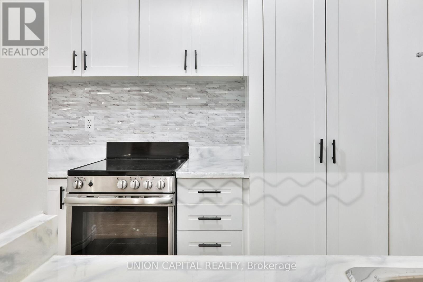 2209 - 1055 Bay Street, Toronto, Ontario  M5S 3A3 - Photo 13 - C12450843