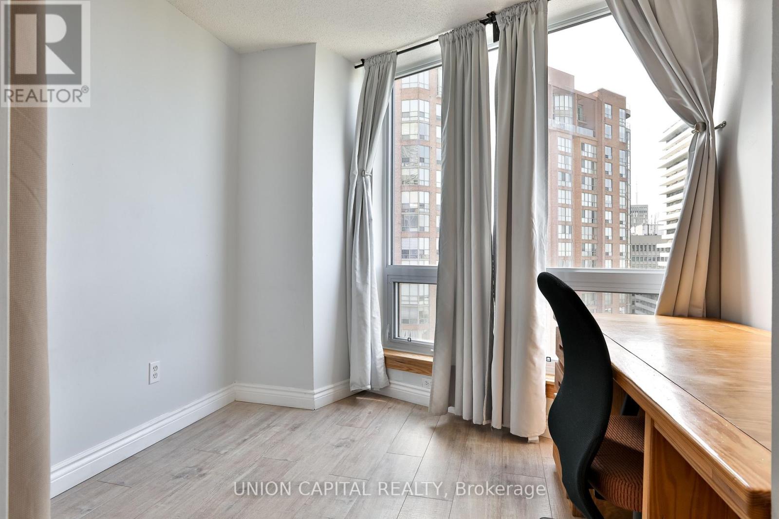 2209 - 1055 Bay Street, Toronto, Ontario  M5S 3A3 - Photo 18 - C12450843