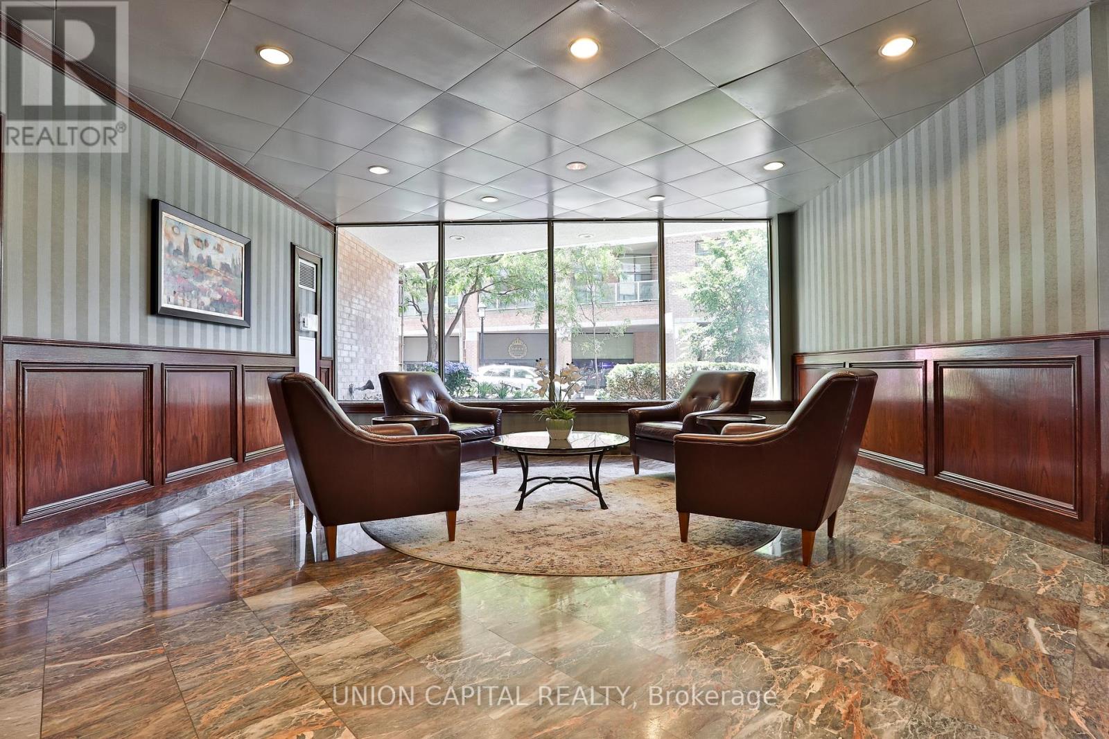 2209 - 1055 Bay Street, Toronto, Ontario  M5S 3A3 - Photo 2 - C12450843