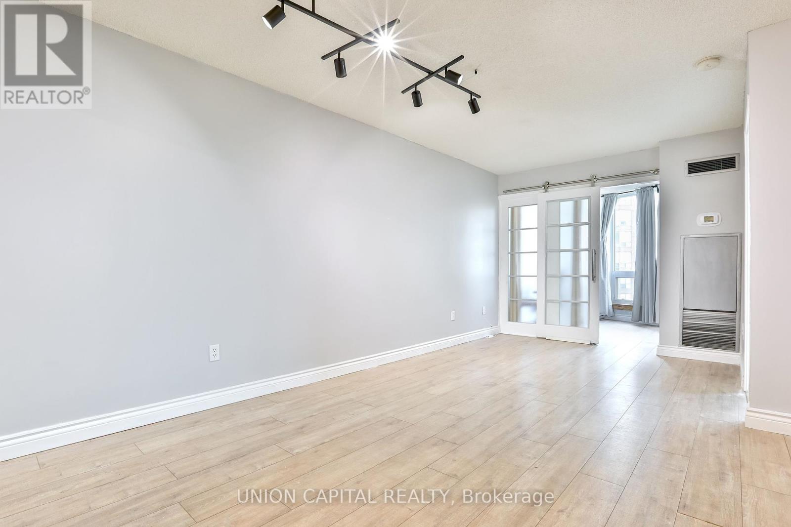 2209 - 1055 Bay Street, Toronto, Ontario  M5S 3A3 - Photo 6 - C12450843
