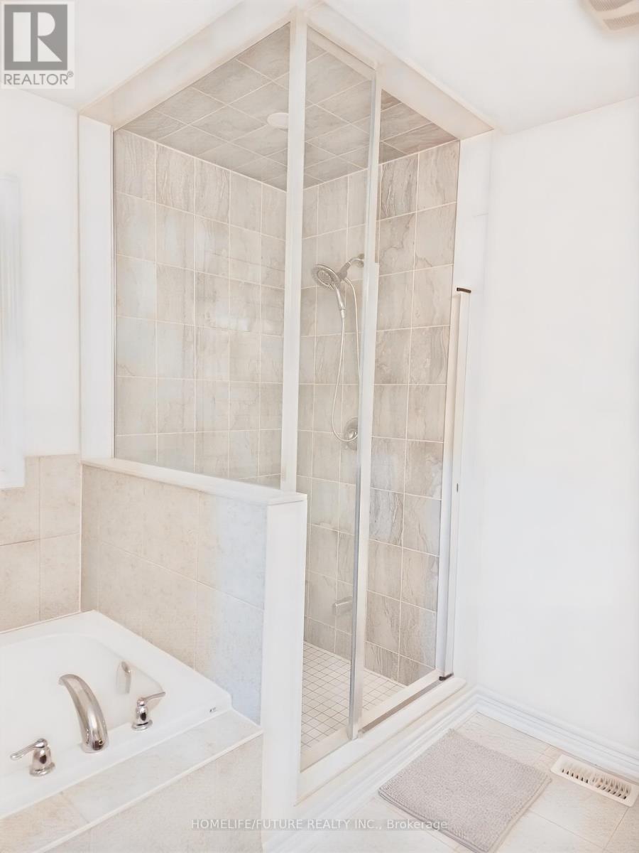 2426 Hibiscus Drive, Pickering, Ontario  L1X 0G7 - Photo 11 - E12450835