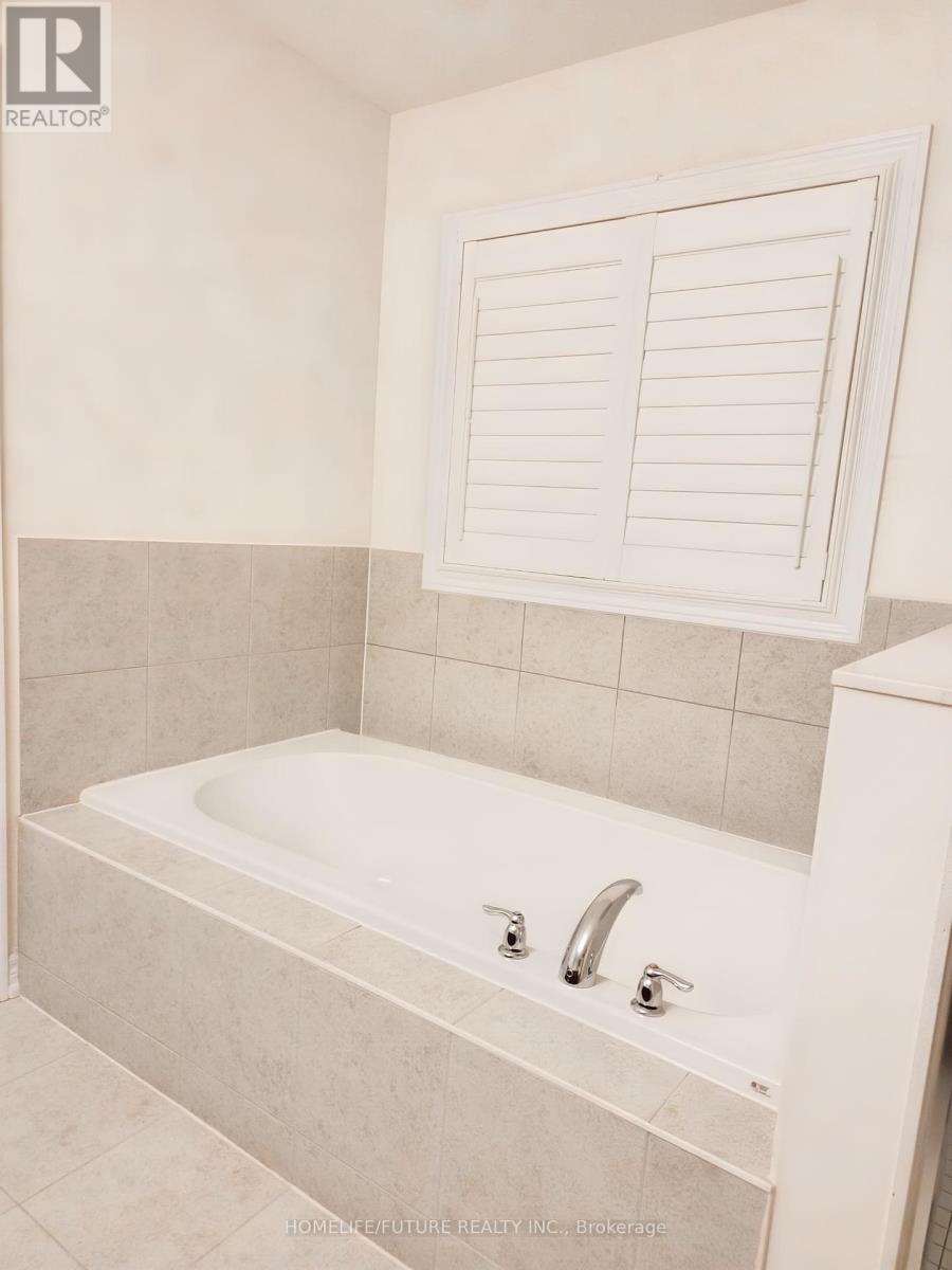 2426 Hibiscus Drive, Pickering, Ontario  L1X 0G7 - Photo 13 - E12450835