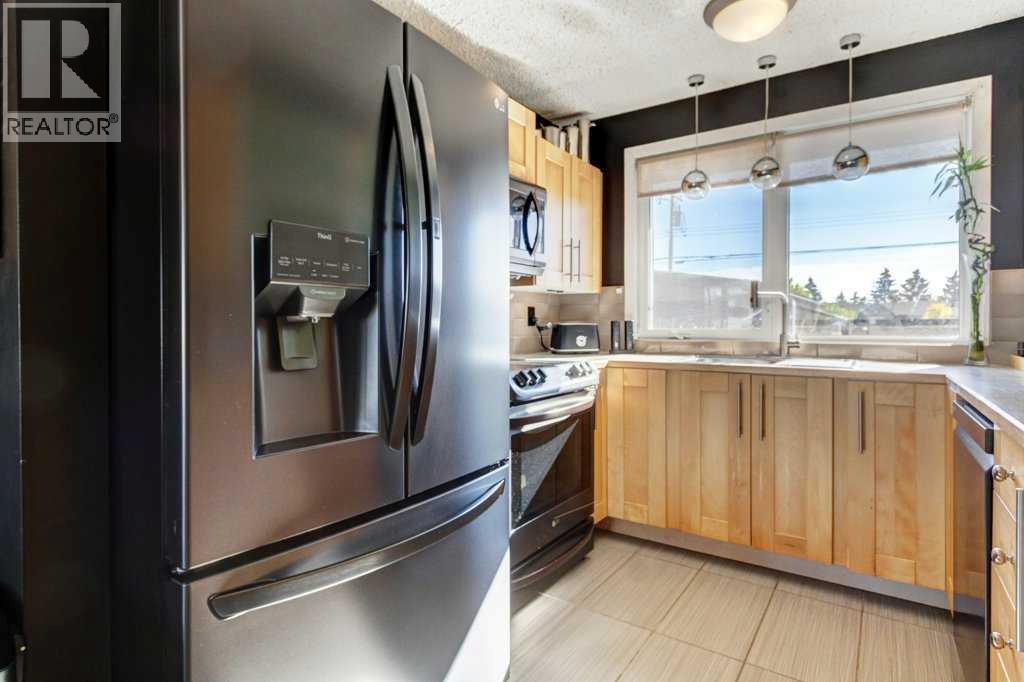 3240 Doverville Crescent Se, Calgary, Alberta  T2B 1T9 - Photo 12 - A2261326