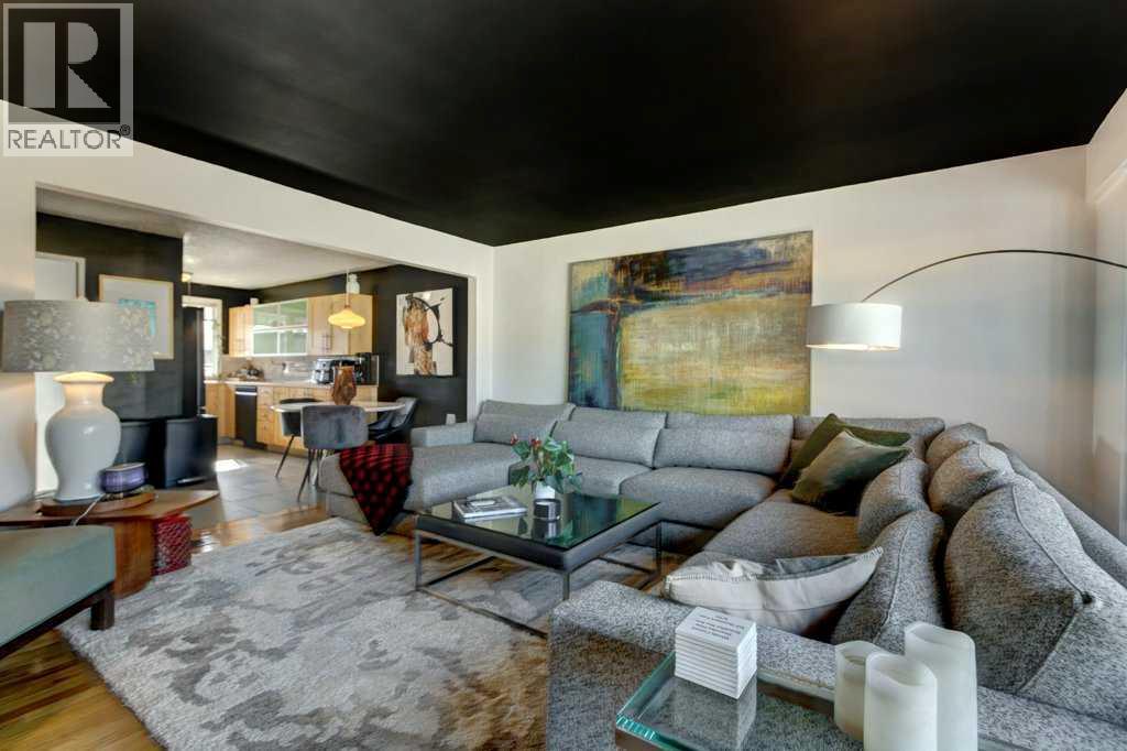3240 Doverville Crescent Se, Calgary, Alberta  T2B 1T9 - Photo 6 - A2261326