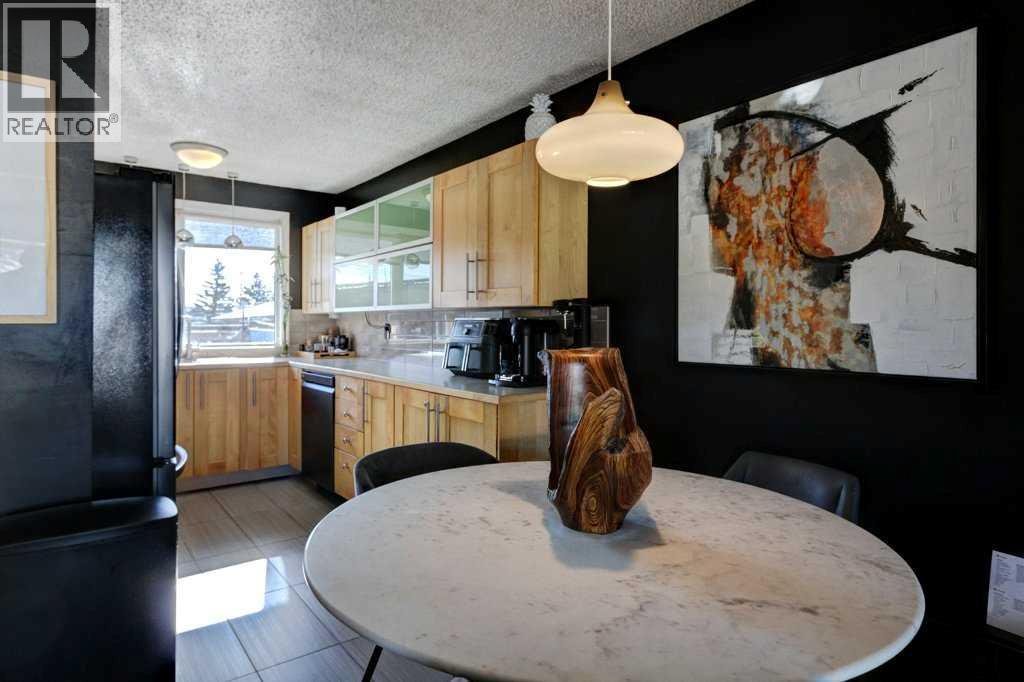 3240 Doverville Crescent Se, Calgary, Alberta  T2B 1T9 - Photo 7 - A2261326