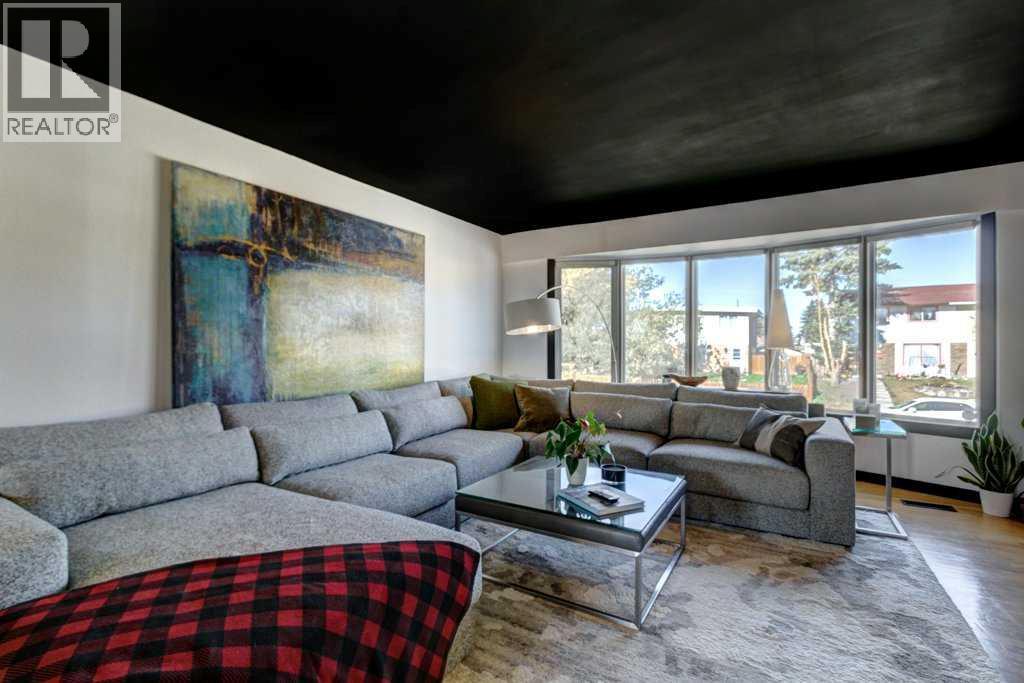 3240 Doverville Crescent Se, Calgary, Alberta  T2B 1T9 - Photo 4 - A2261326