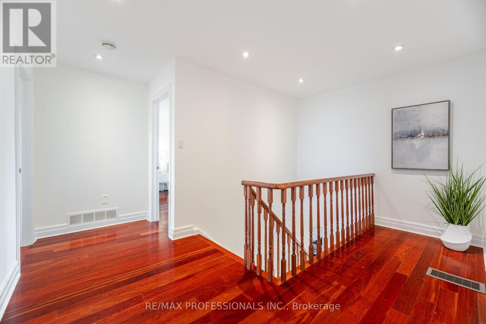 2357 Kenbarb Road, Mississauga, Ontario  L5B 2E9 - Photo 25 - W12373398