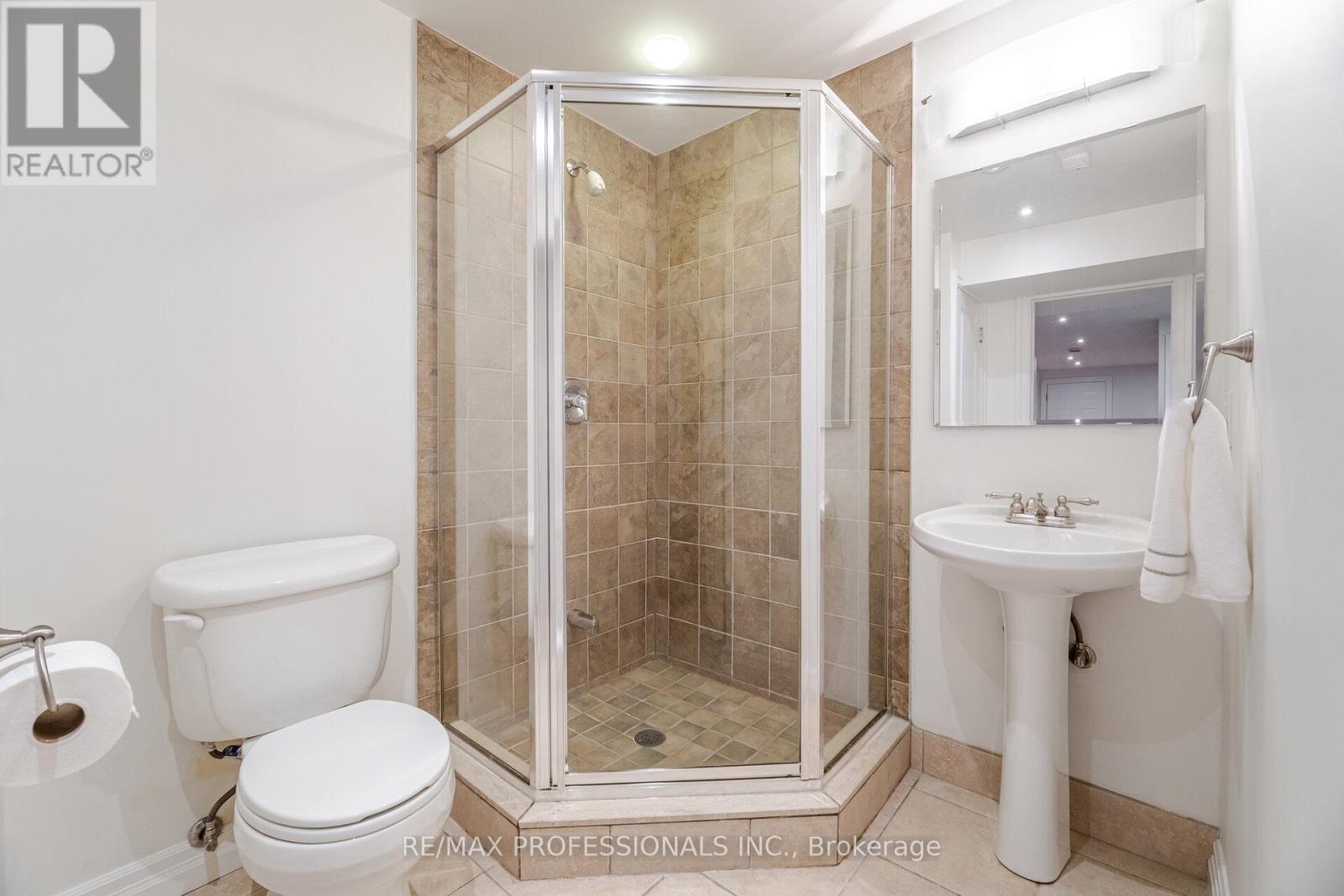 2357 Kenbarb Road, Mississauga, Ontario  L5B 2E9 - Photo 44 - W12373398