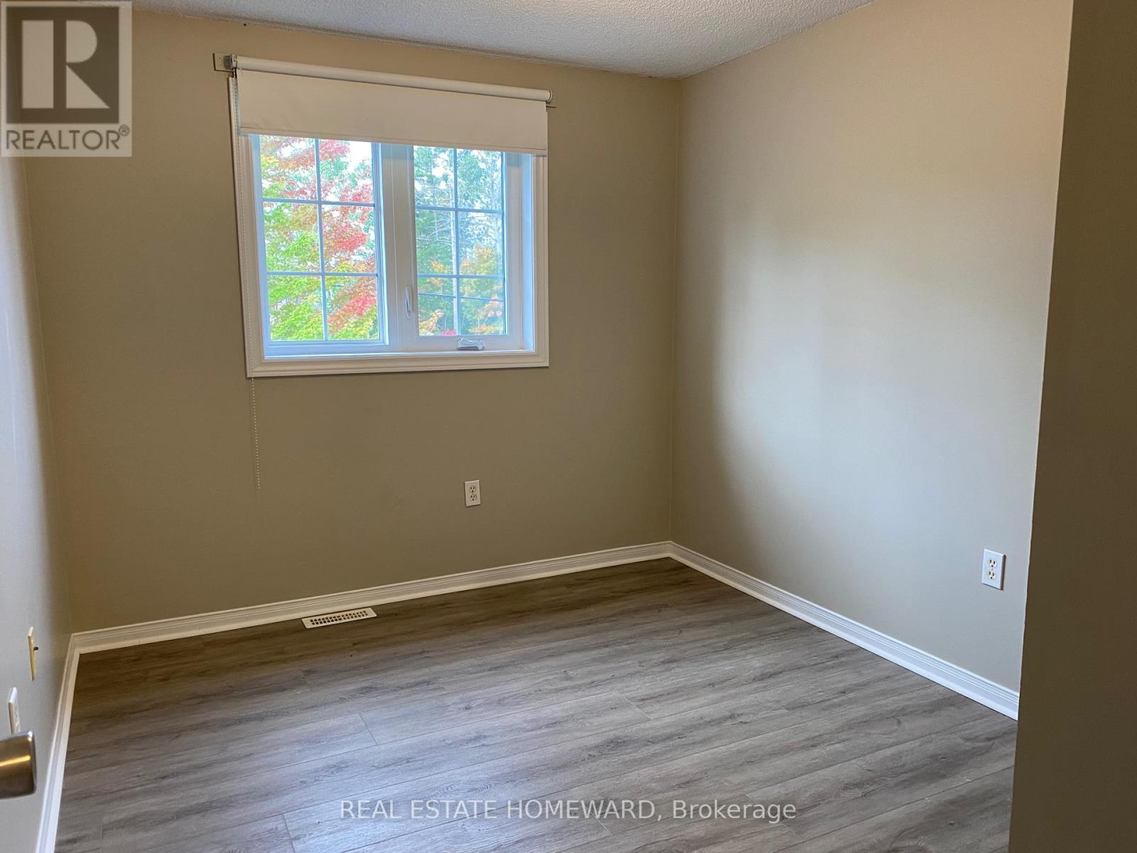 451 Ferndale Drive S, Barrie, Ontario  L4N 0M1 - Photo 10 - S12450830