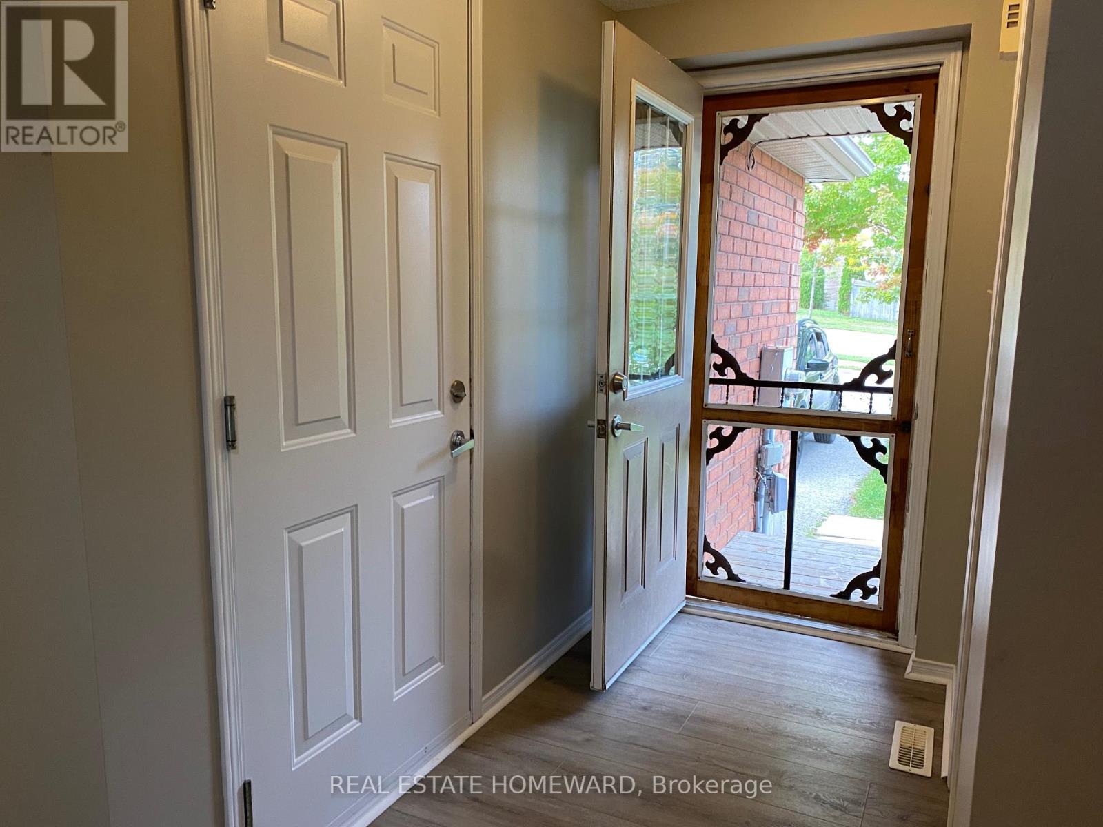 451 Ferndale Drive S, Barrie, Ontario  L4N 0M1 - Photo 11 - S12450830