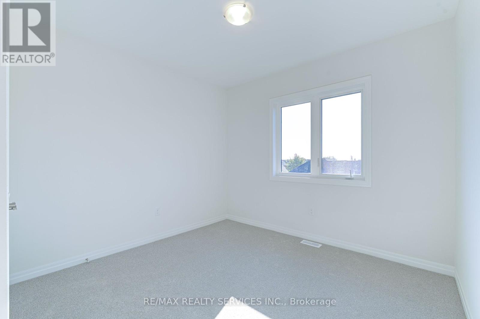 34 Donnybrook Court, Brampton, Ontario  L6P 1T6 - Photo 18 - W12450809