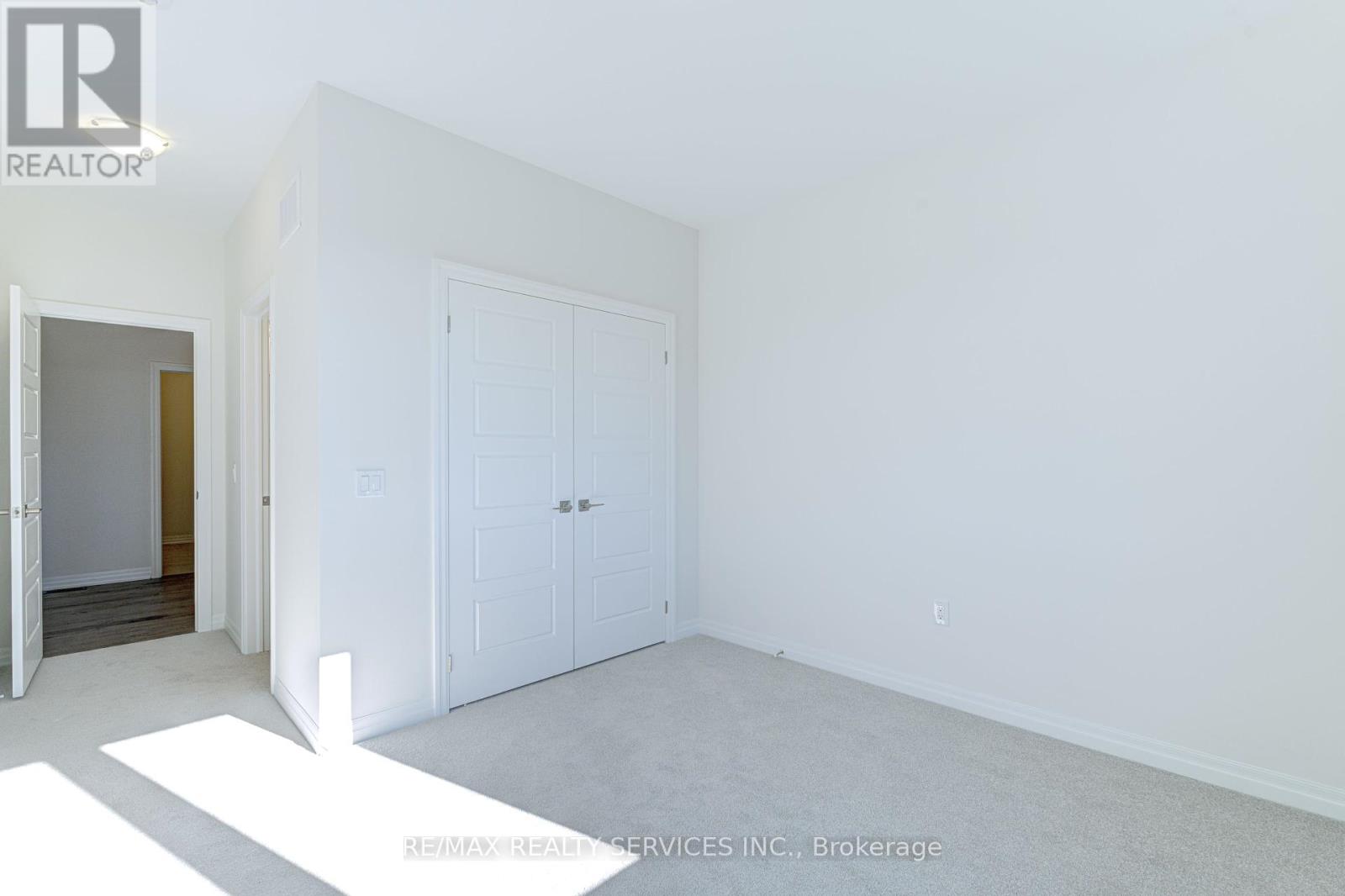 34 Donnybrook Court, Brampton, Ontario  L6P 1T6 - Photo 19 - W12450809