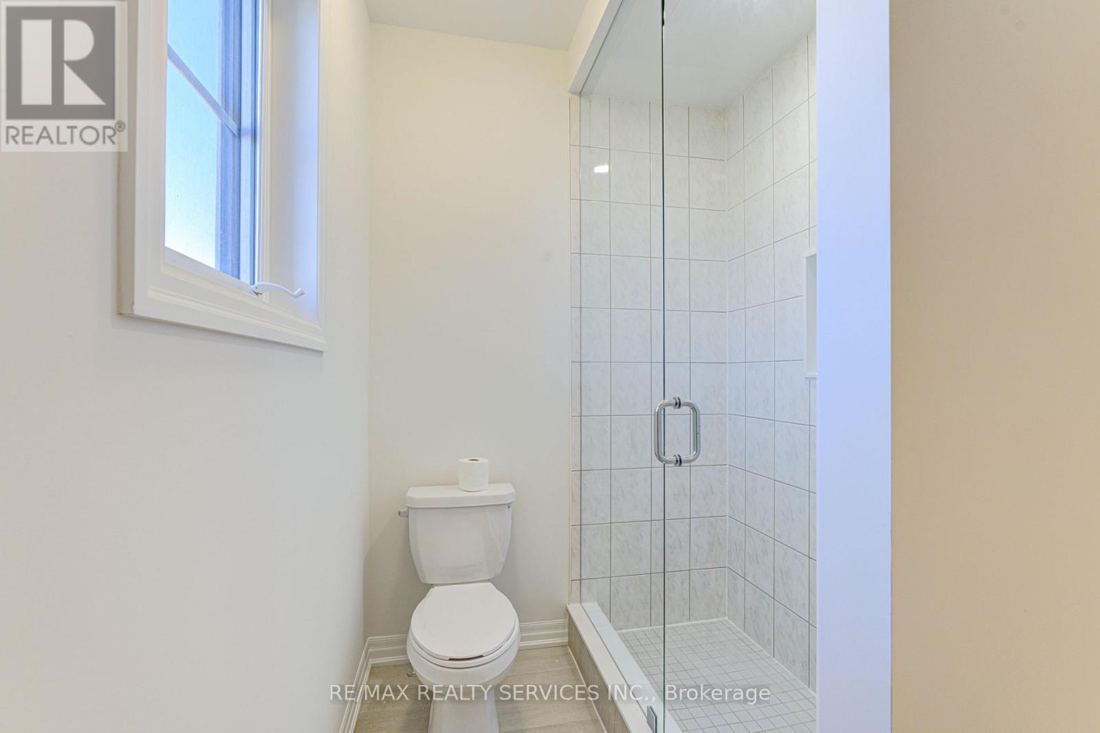 34 Donnybrook Court, Brampton, Ontario  L6P 1T6 - Photo 26 - W12450809
