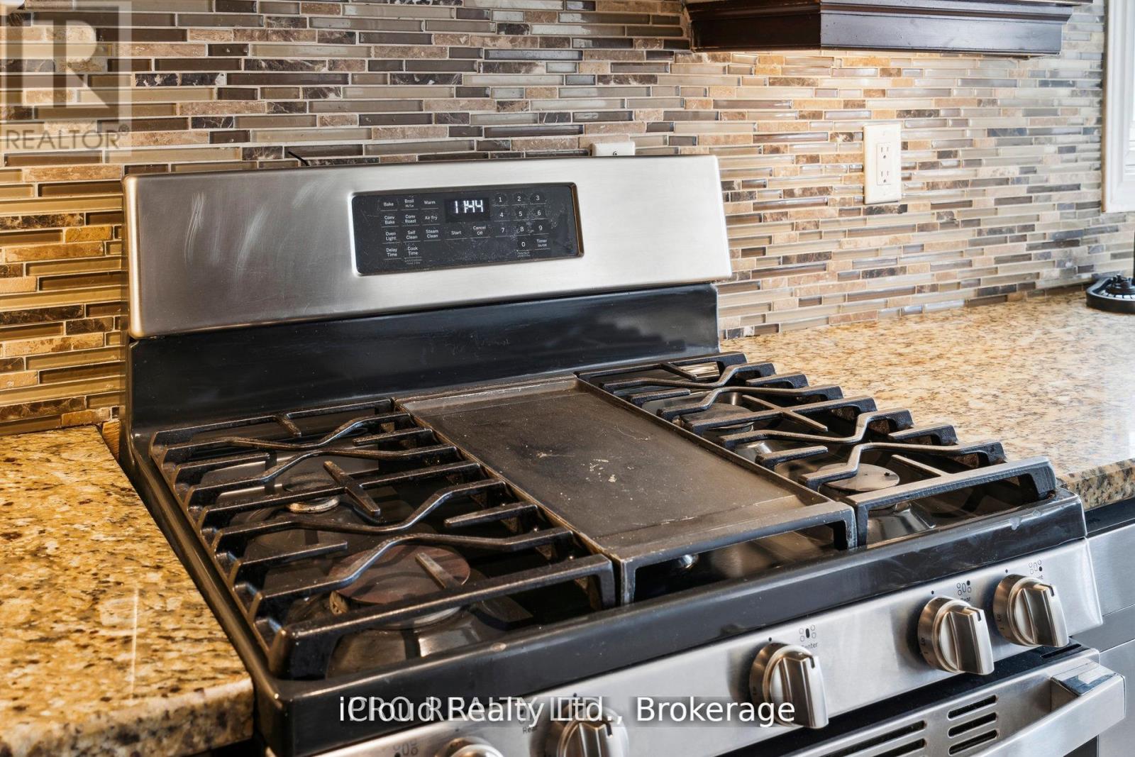 15 Fallen Oak Court, Brampton, Ontario  L6Y 3T6 - Photo 17 - W12450811