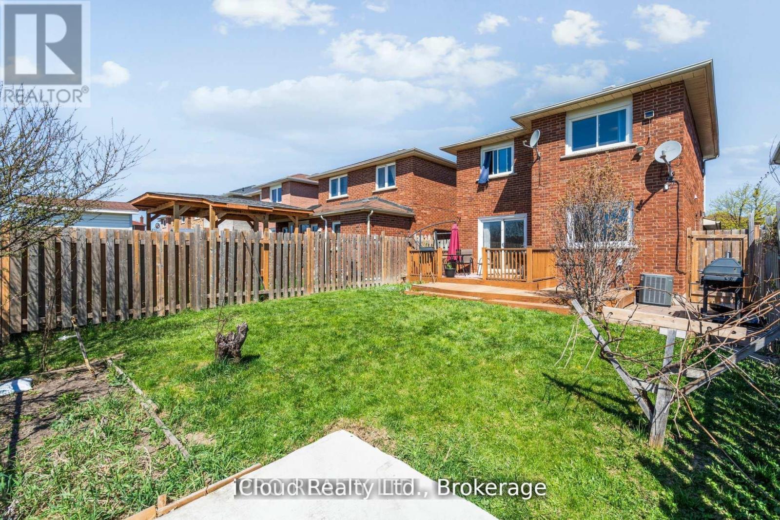 15 Fallen Oak Court, Brampton, Ontario  L6Y 3T6 - Photo 42 - W12450811