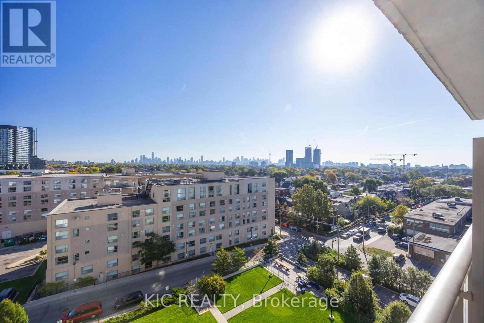 901 - 812 Lansdowne Avenue, Toronto, Ontario  M6H 4K5 - Photo 4 - W12450829