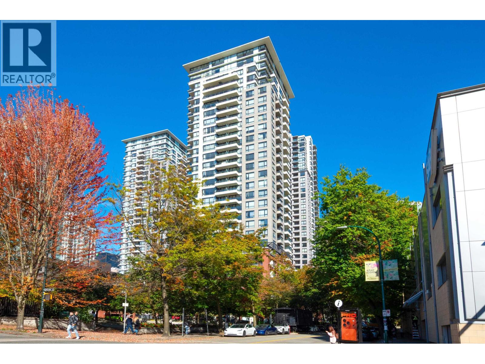 2201 977 MAINLAND STREET, Vancouver, British Columbia